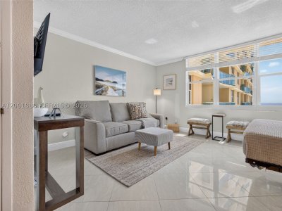 Alquiler de apartamento en The Wave Condo 719