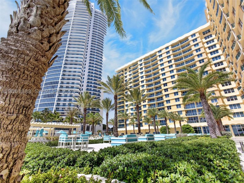 Alquiler de apartamento en The Wave Condo 719