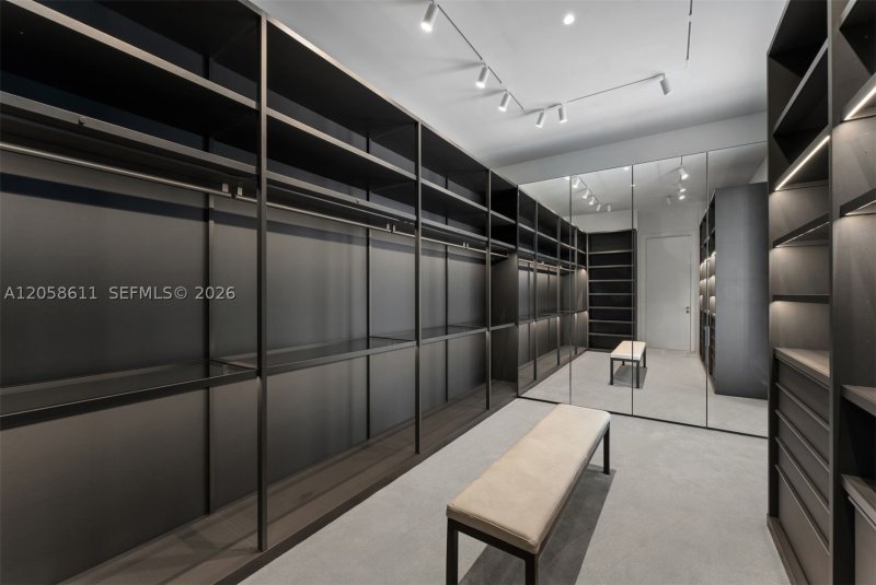 Alquiler de apartamento en Aston Martin Residences PH5801C