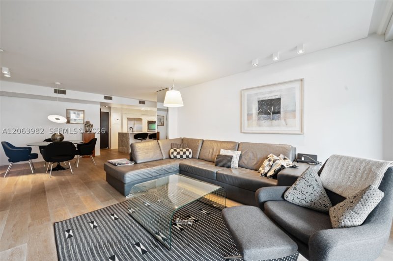 Condo for sale at Yacht Harbour 8E