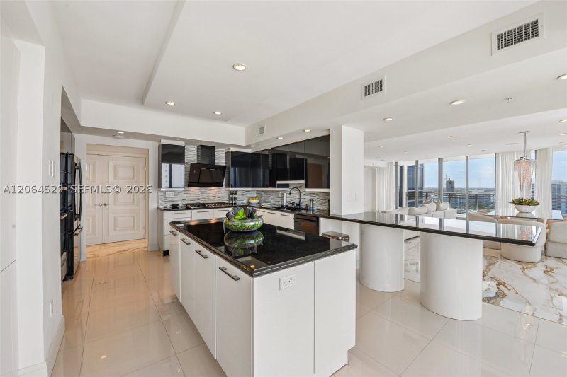 Condo for sale at Diplomat Residences 2106
