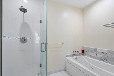 Comprar apartamento no 500 Brickell West Tower 4305
