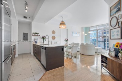 Comprar apartamento no 500 Brickell West Tower 4305