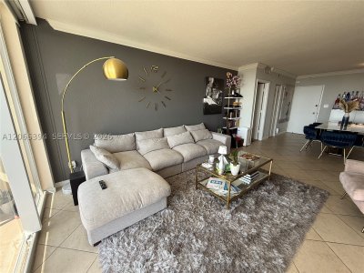 Comprar apartamento no 5600 Collins 16G