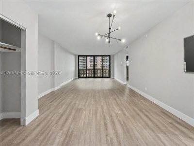 Aluguel de apartamento no Gables Waterway Towers 818
