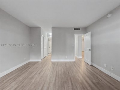Aluguel de apartamento no Gables Waterway Towers 818