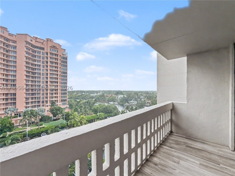 Apartment for rent at Gables Waterway Towers 818