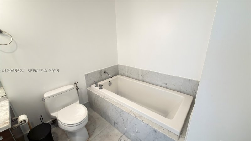 Condo for sale at Vizcayne Everglades On The Bay 808