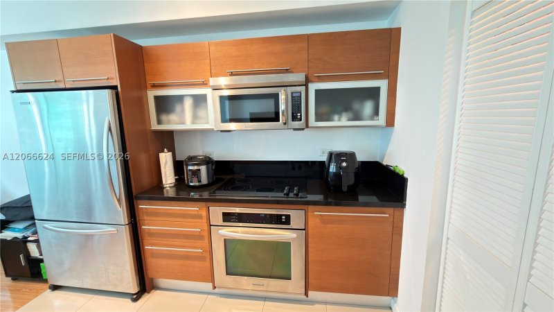 Condo for sale at Vizcayne Everglades On The Bay 808