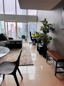 Comprar apartamento en Brickell on the River South 2204