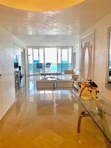 Comprar apartamento no The Pinnacle 1503