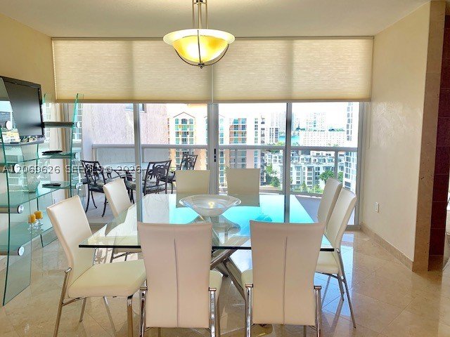 Condo for sale at The Pinnacle 1503