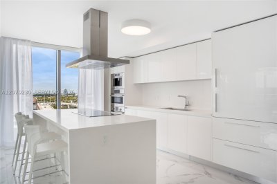 Comprar apartamento en Parque Towers at St. Tropez 5-1102