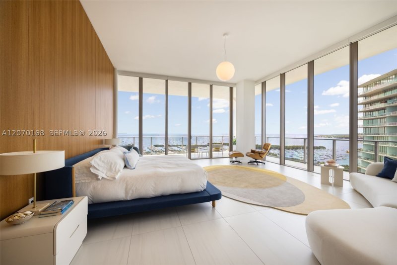 Comprar apartamento en Mr. C Residences Bayshore Tower 1801-02