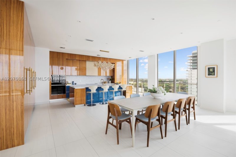 Comprar apartamento en Mr. C Residences Bayshore Tower 1801-02