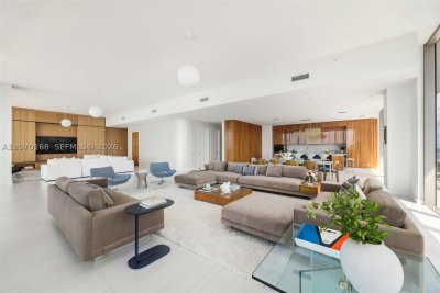 Comprar apartamento en Mr. C Residences Bayshore Tower 1801-02