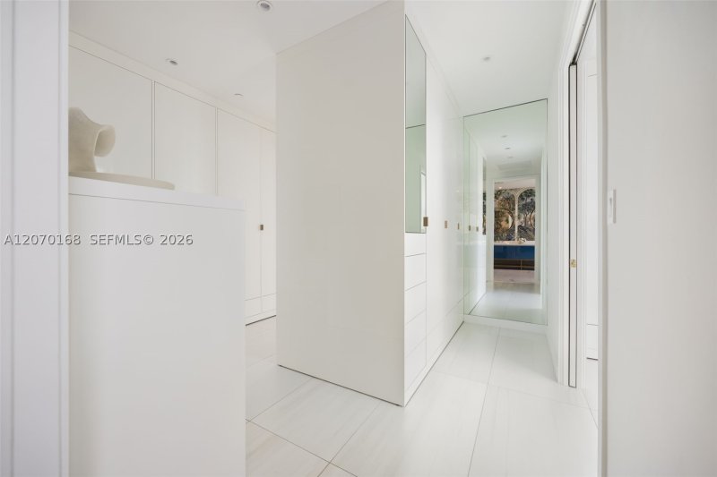 Comprar apartamento en Mr. C Residences Bayshore Tower 1801-02