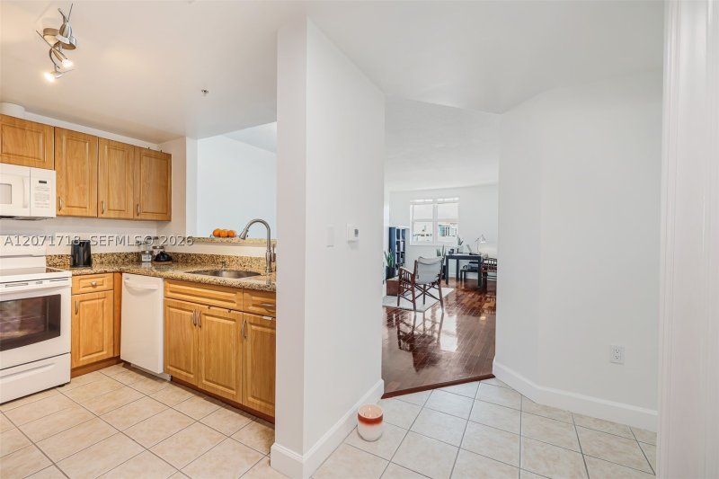 Condo for sale at Douglas Grand 820