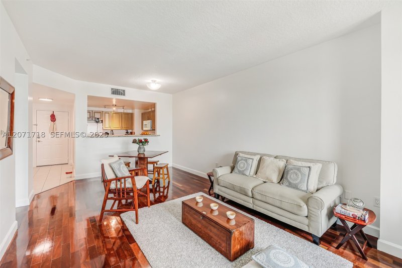Condo for sale at Douglas Grand 820