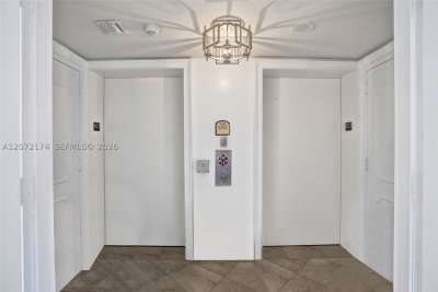 Comprar apartamento en Ocean Club Lake Tower 603