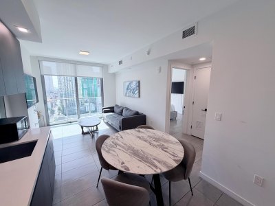 Comprar apartamento en YotelPad Miami Unit 1903