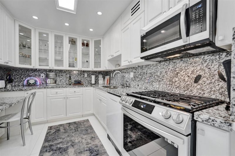Apartment for rent at Parker Plaza Estates 510