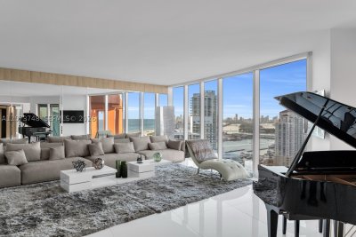 Aluguel de apartamento no Portofino Tower 3105