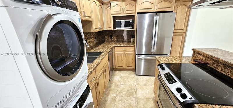 Condo for sale at Valencia Grande Condos 404