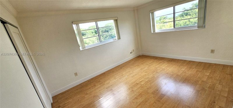 Condo for sale at Valencia Grande Condos 404