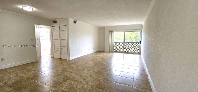 Condo for sale at Valencia Grande Condos 404