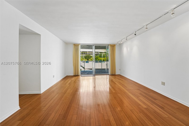 Comprar apartamento en Bayshore Place 206D