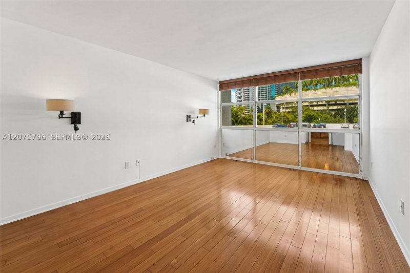 Comprar apartamento en Bayshore Place 206D