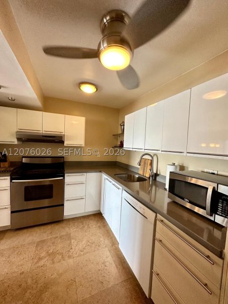 Apartment for rent at Trafalgar Towers 1008