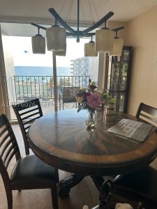 Aluguel de apartamento no Trafalgar Towers 1008