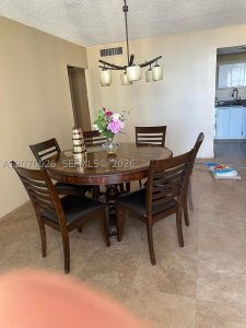 Aluguel de apartamento no Trafalgar Towers 1008