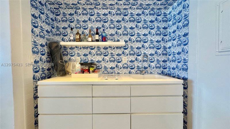 Condo for sale at Mondrian 812