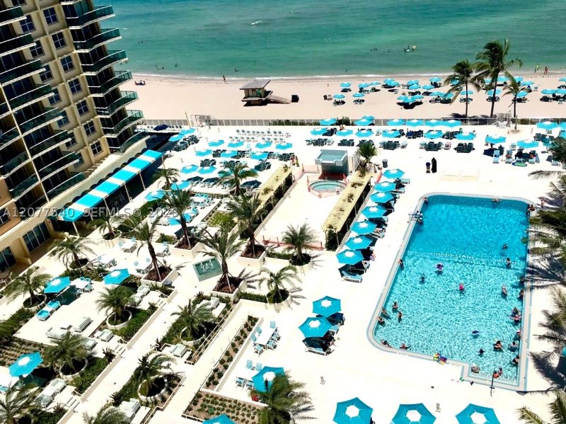 Condo for sale at The Wave Condo 1231