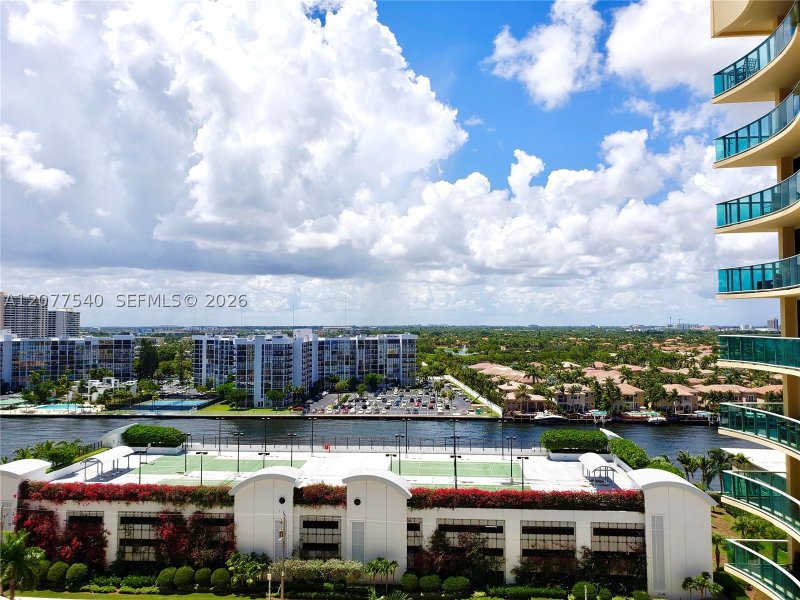 Condo for sale at The Wave Condo 1231
