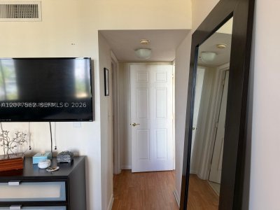 Comprar apartamento no Brickell Key Two 910