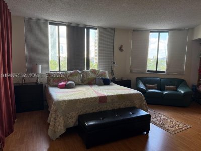 Comprar apartamento no Brickell Key Two 910