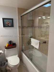 Comprar apartamento no Brickell Key Two 910