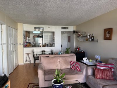 Comprar apartamento no Brickell Key Two 910