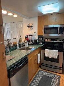 Comprar apartamento no Brickell Key Two 910