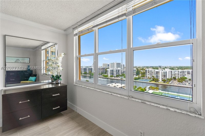 Apartment for rent at The Wave Condo 1527
