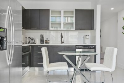 Comprar apartamento no Brickell on the River South 1111