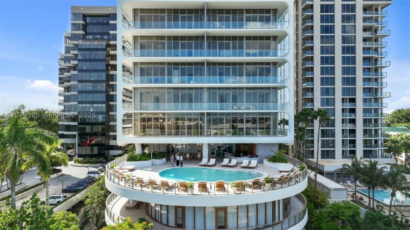 Condo for sale at Mr. C Residences Tigertail Tower 1705