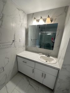 Aluguel de apartamento no Triton Towers 1734