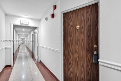 Aluguel de apartamento no Triton Towers 1734