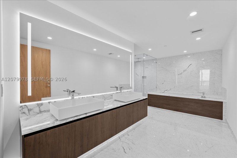 Comprar apartamento no Onda Bay Harbor Islands 403
