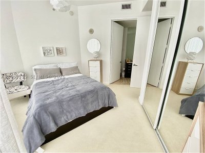 Aluguel de apartamento no Trump Royale 3609A